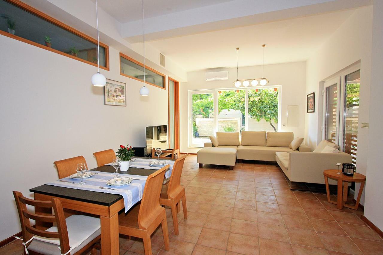 Villa V&D Milna  Exterior foto
