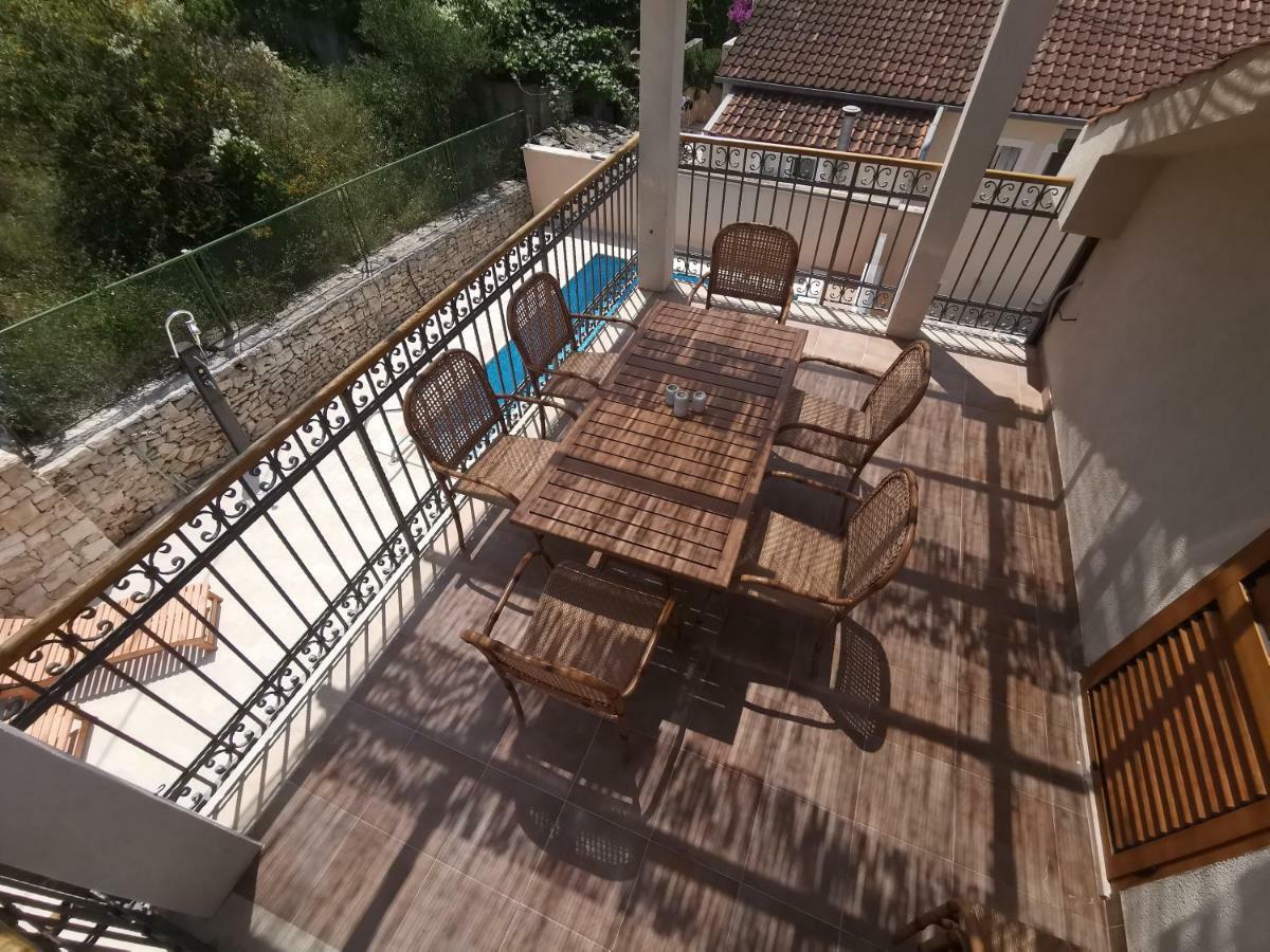 Villa V&D Milna  Exterior foto