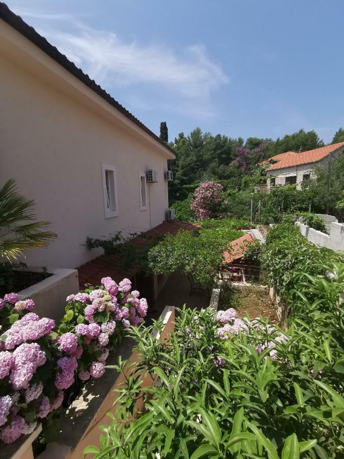 Villa V&D Milna  Exterior foto
